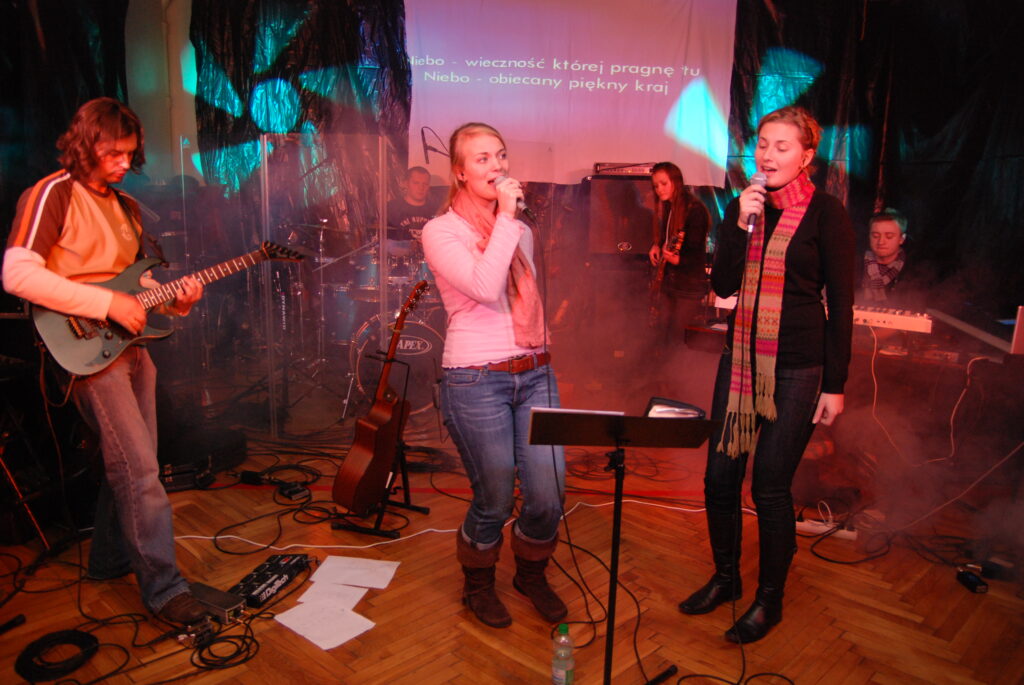 Pierwszy koncert, początek działalności